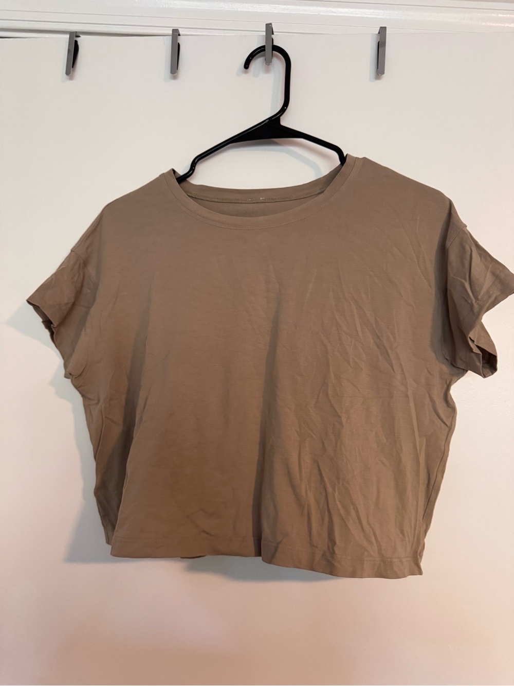 Lulu lemon Classic Crewneck Cropped Tee in Taupe
